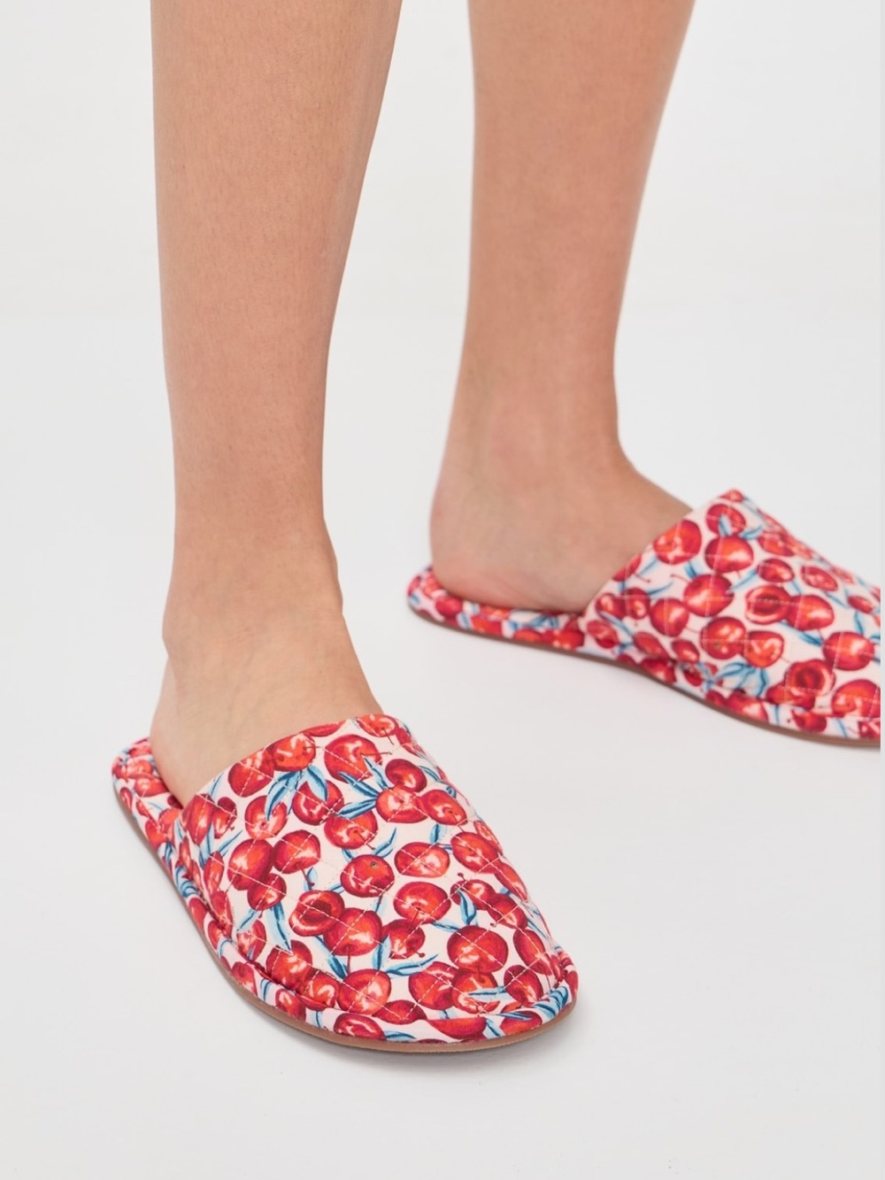FARM Rio Hotel Slippers - Picture 2 of 6